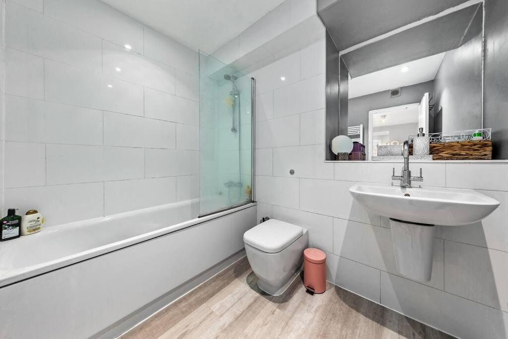 Apartment 3 Bdr Flat In Mayfair Haymarket Central Hy4 *