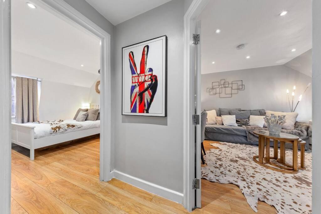 3 Bdr Flat In Mayfair Haymarket Central Hy4 Apartment London
