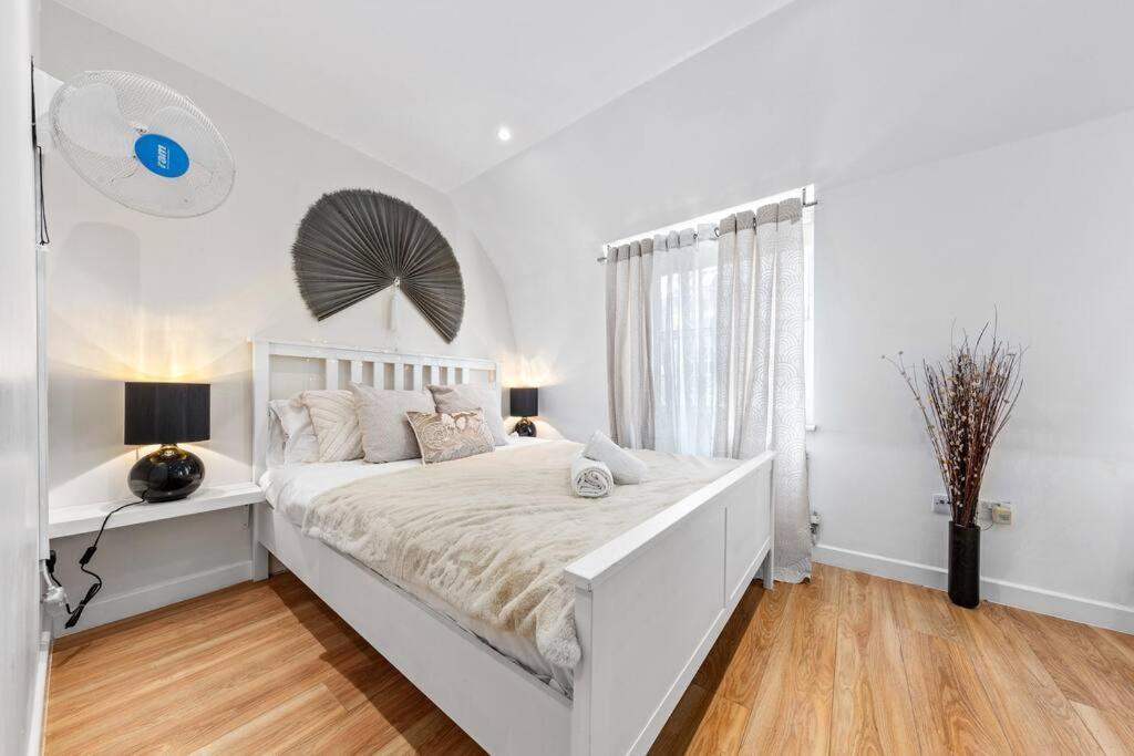 Apartment 3 Bdr Flat In Mayfair Haymarket Central Hy4
