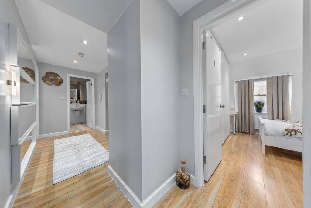 3 Bdr Flat In Mayfair Haymarket Central Hy4 London
