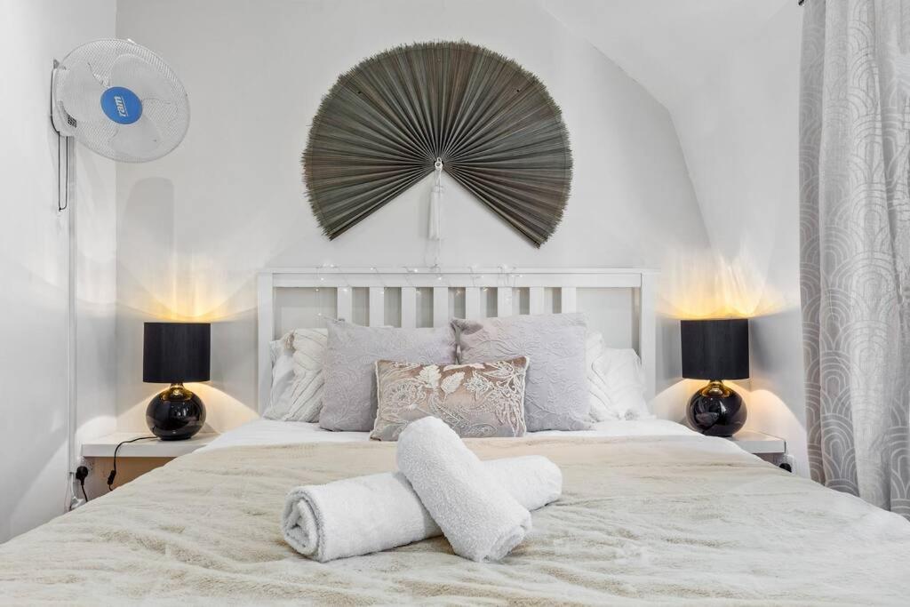 Apartment 3 Bdr Flat In Mayfair Haymarket Central Hy4 London