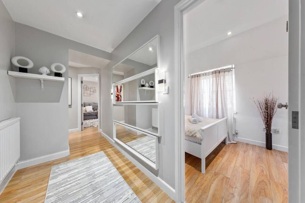 Apartment 3 Bdr Flat In Mayfair Haymarket Central Hy4