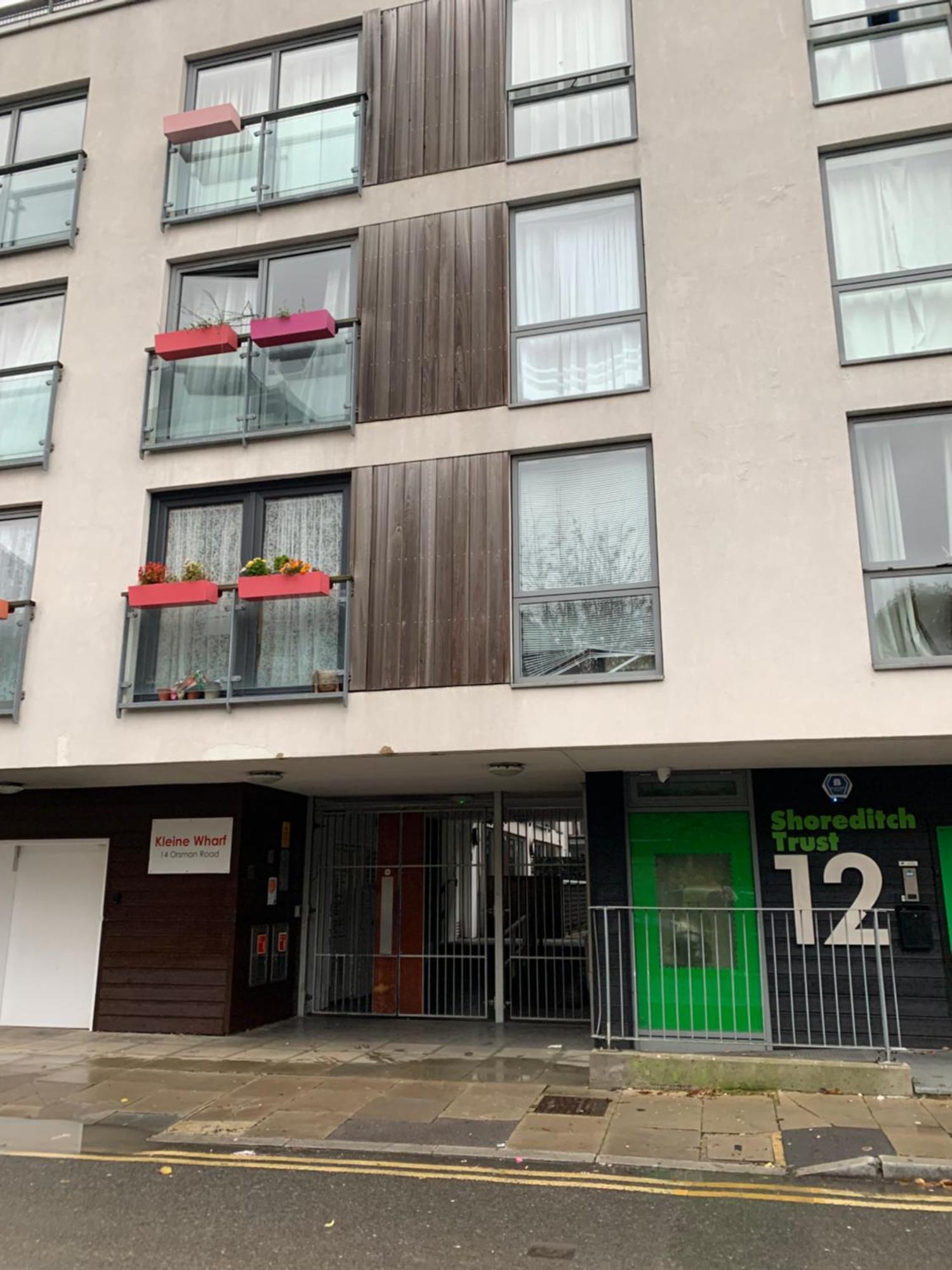 2 Bed Apt, Hoxton, Canal Views Apartment *