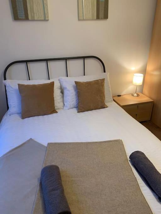 2 Bed Apt, Hoxton, Canal Views London