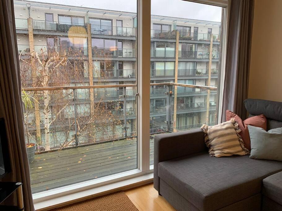 2 Bed Apt, Hoxton, Canal Views * London