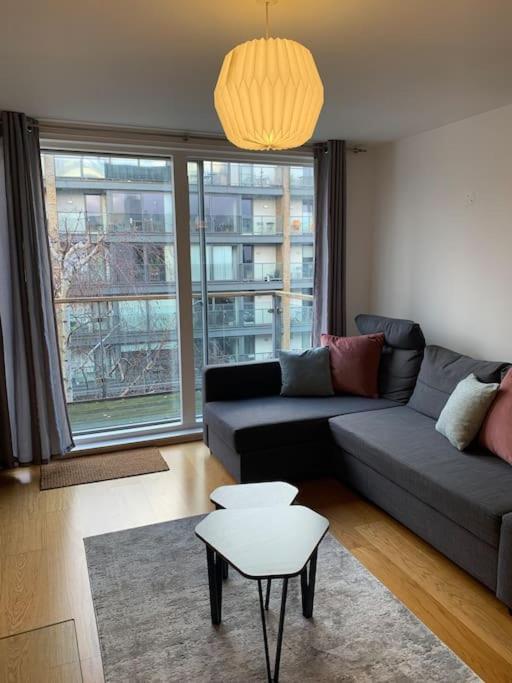 2 Bed Apt, Hoxton, Canal Views Apartment