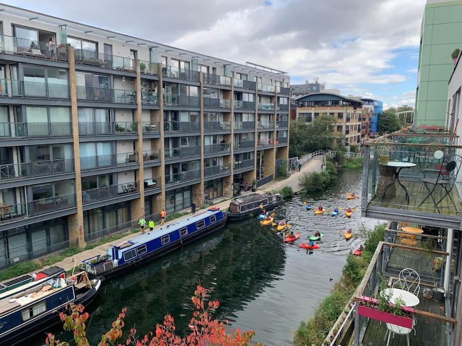 2 Bed Apt, Hoxton, Canal Views Apartment *