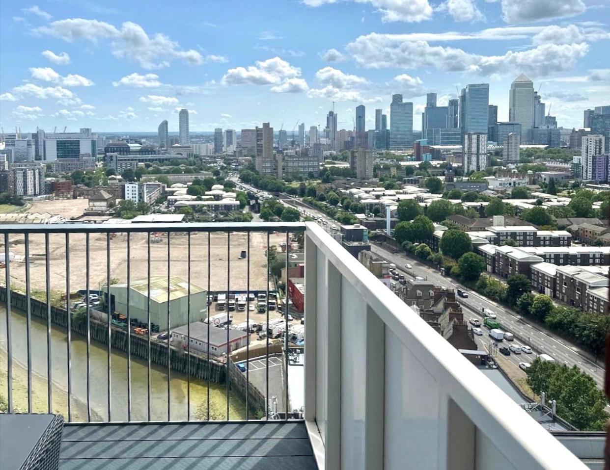 Stunning With And River Views Apartamento *