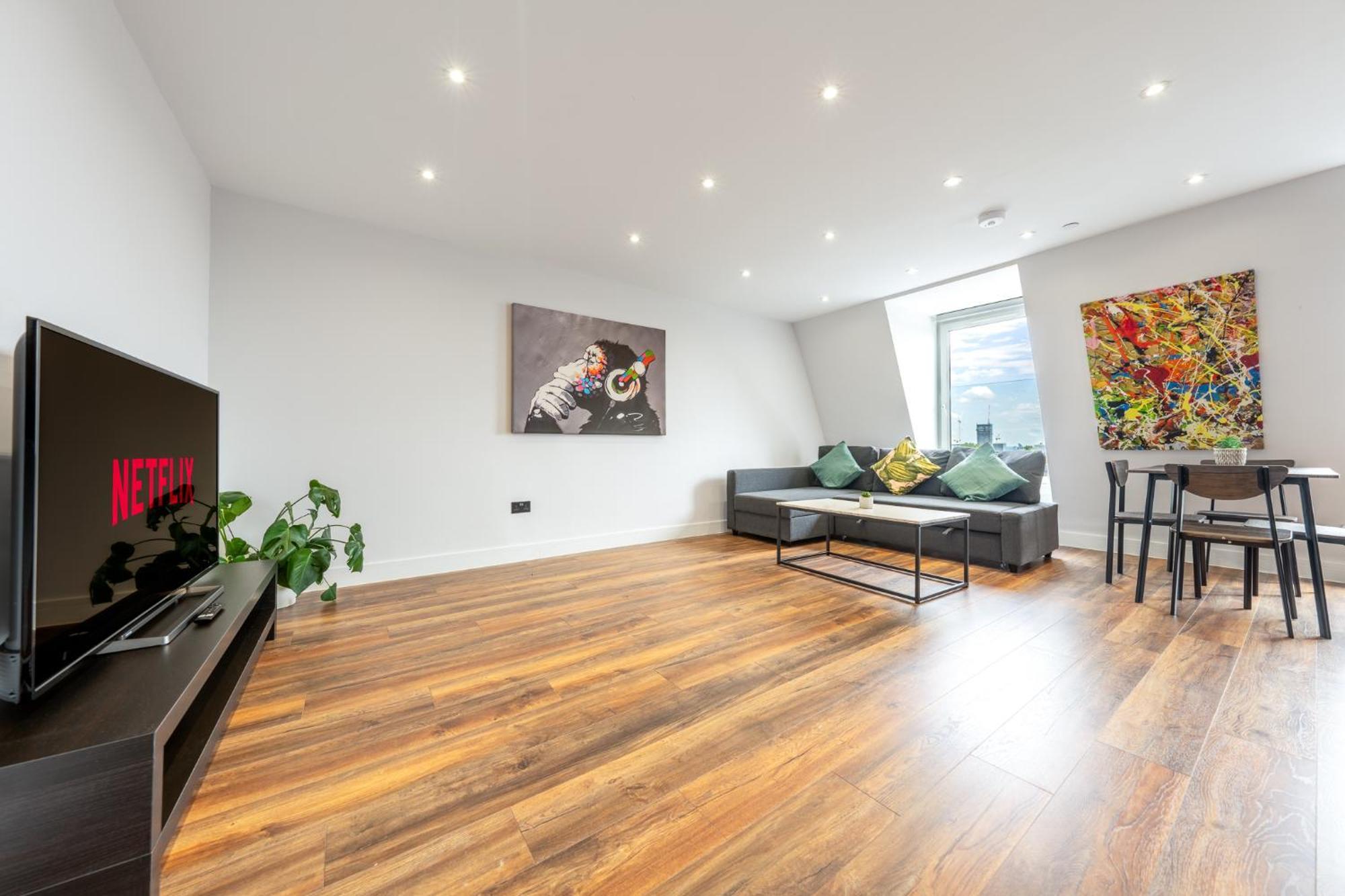 Apartment 8 - West Brand New Loft *