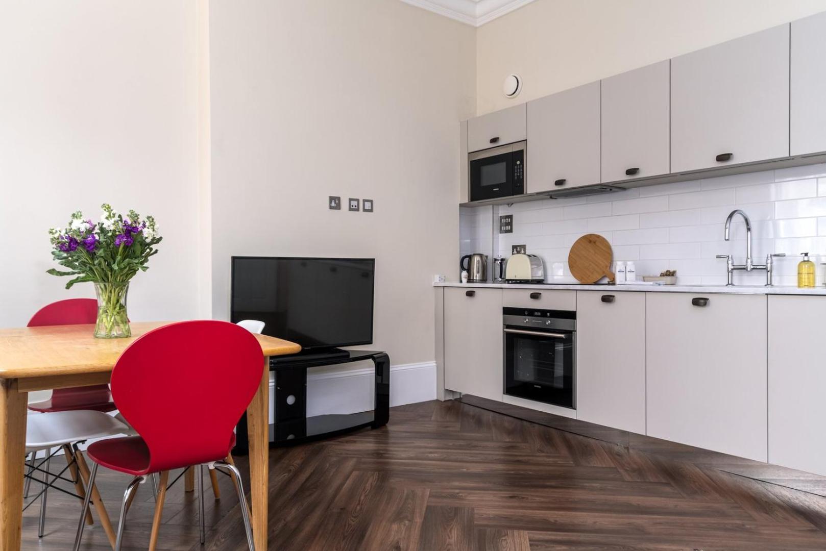 Apartment 1br Gem In The Heart Of Covent Garden With Aircon *