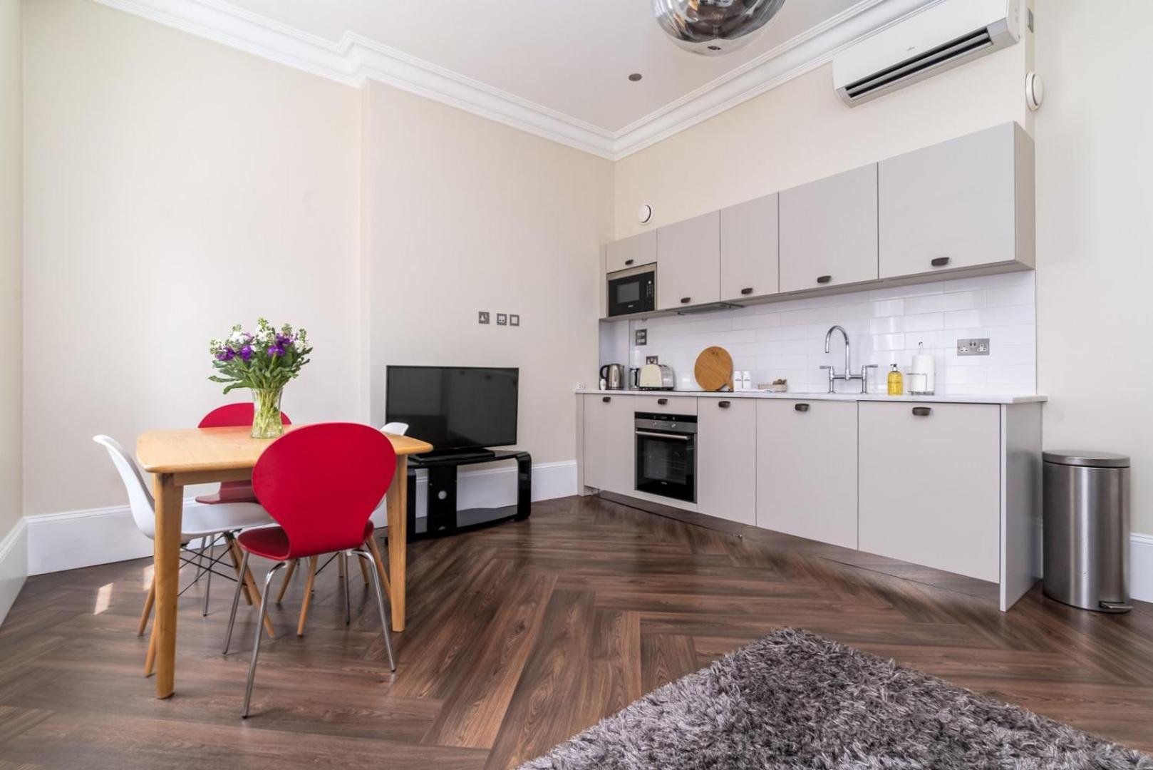 1br Gem In The Heart Of Covent Garden With Aircon * London
