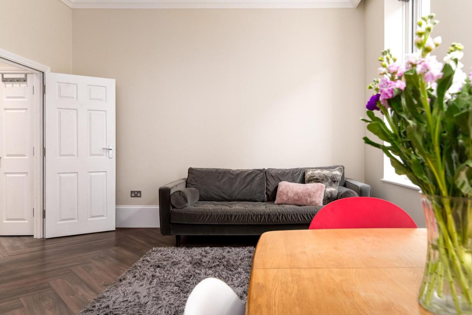 1br Gem In The Heart Of Covent Garden With Aircon London