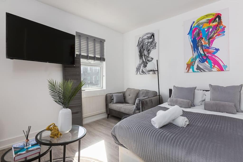 Apt, 8 Min Walk From Tube 3