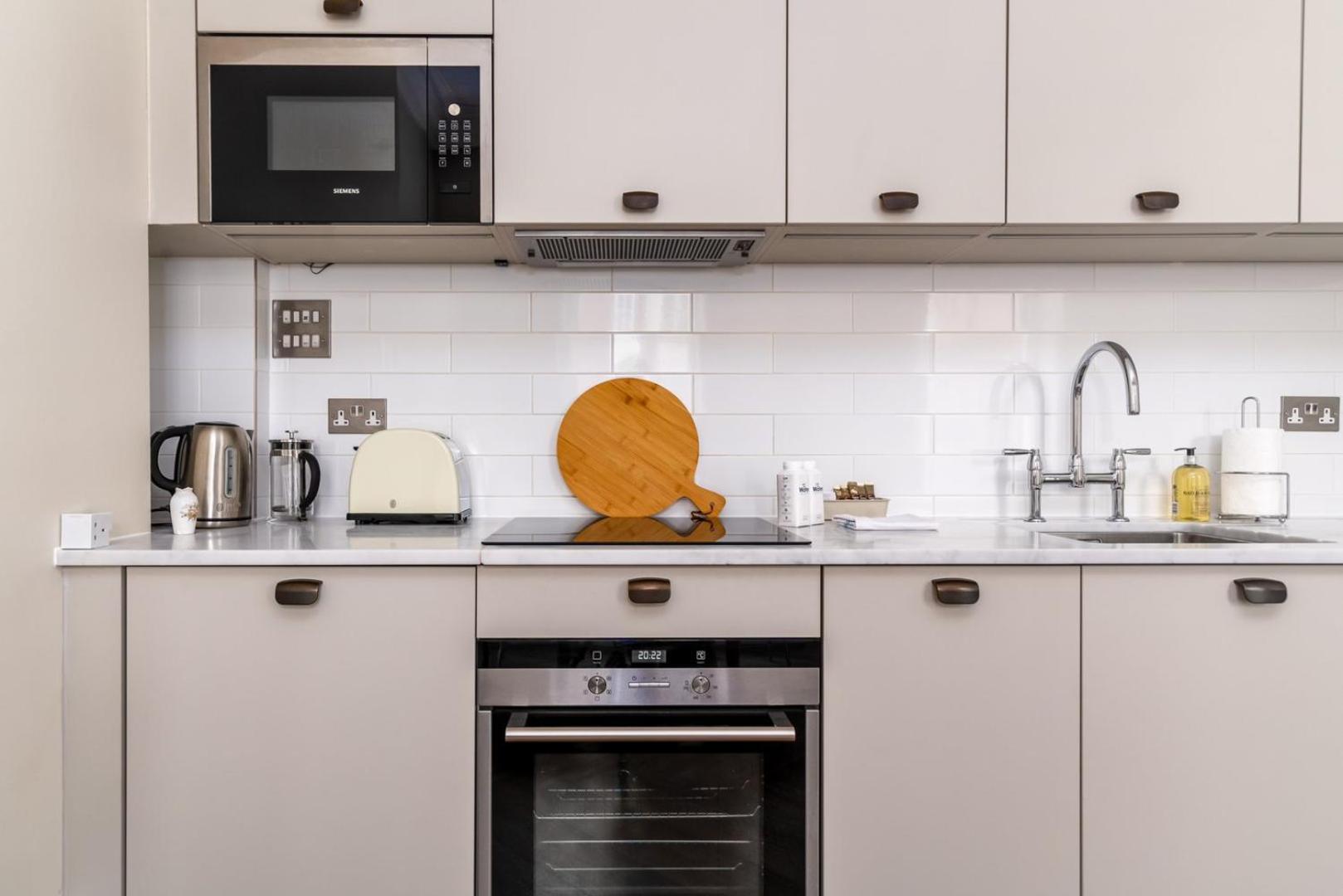 1br Gem In The Heart Of Covent Garden With Aircon Apartment London