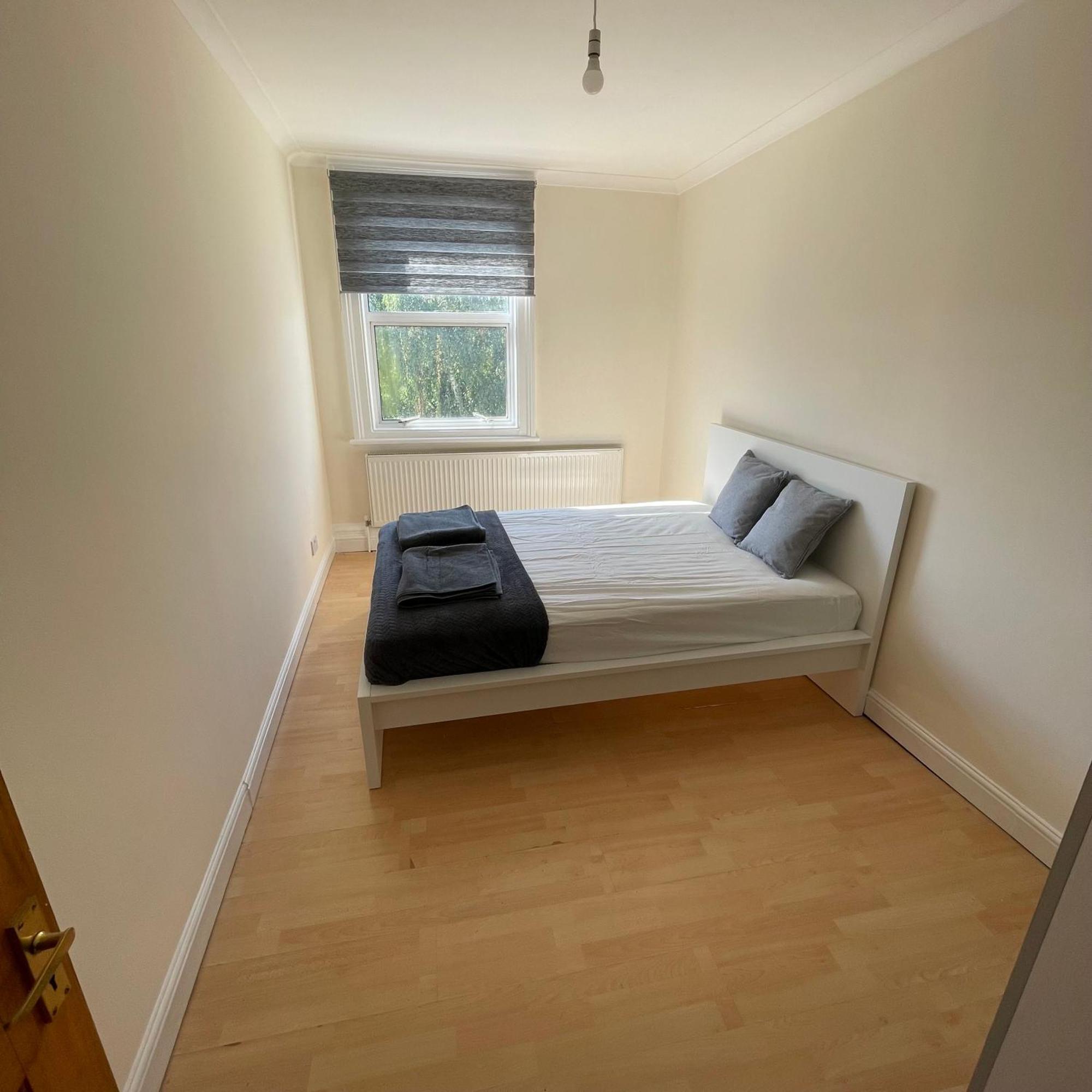 Holiday home Entire 3 Bedroom - Minutes To Emirates Stadium! London