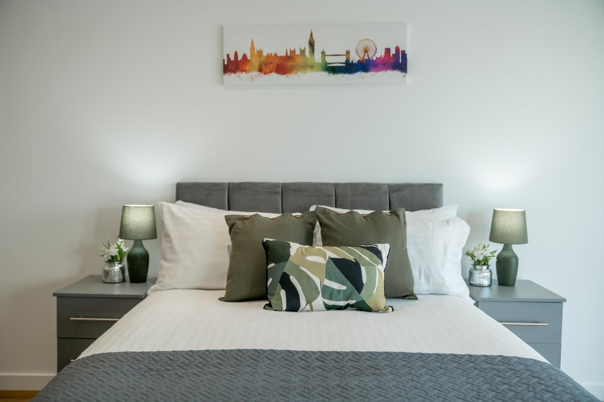 Skyvillion: Riverside With Views Apartment London