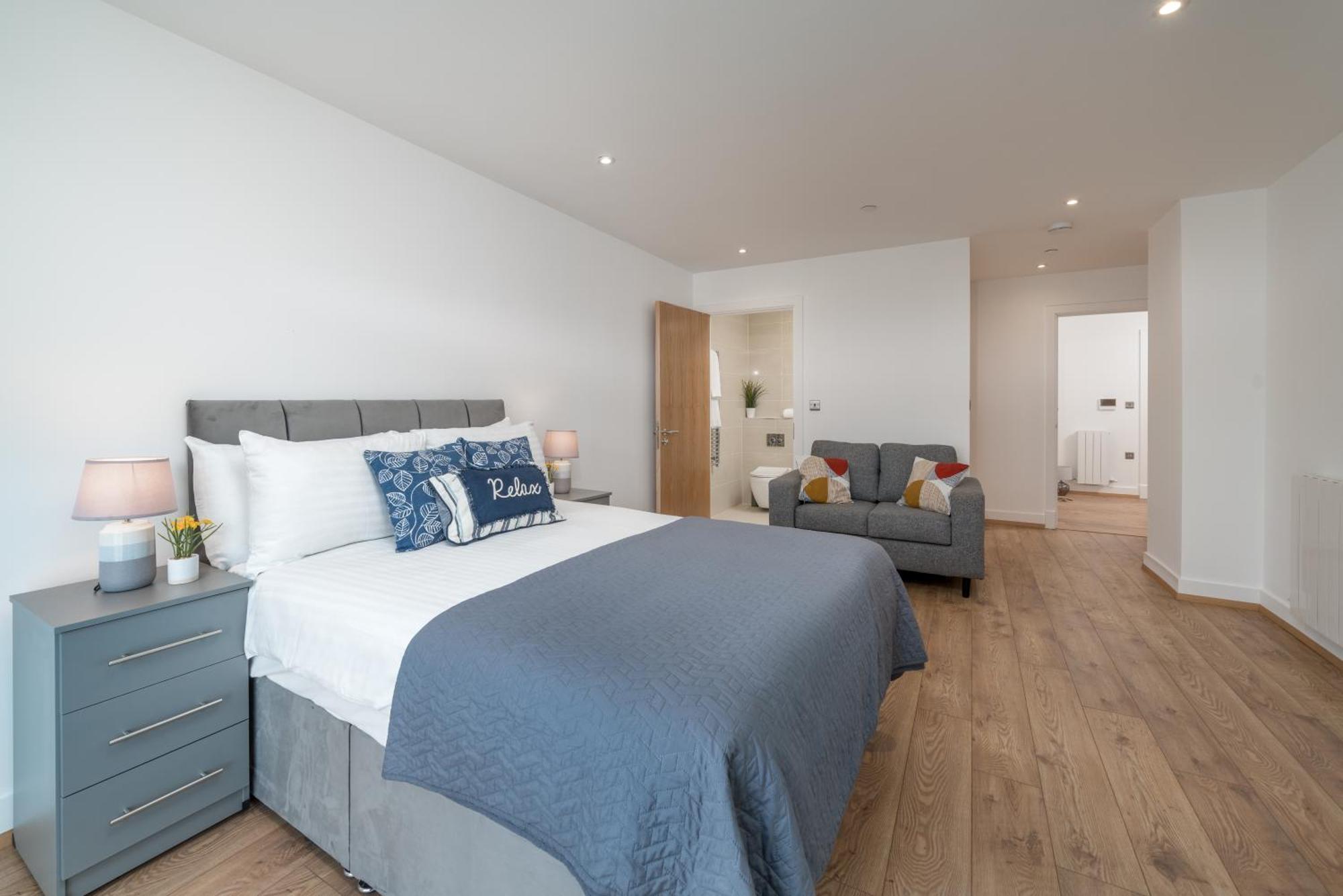Apartment Skyvillion: Riverside With Views
