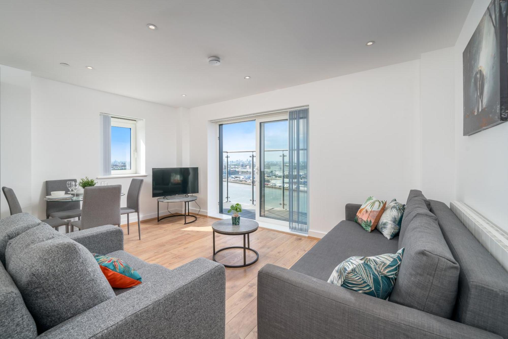 Apartment Skyvillion: Riverside With Views