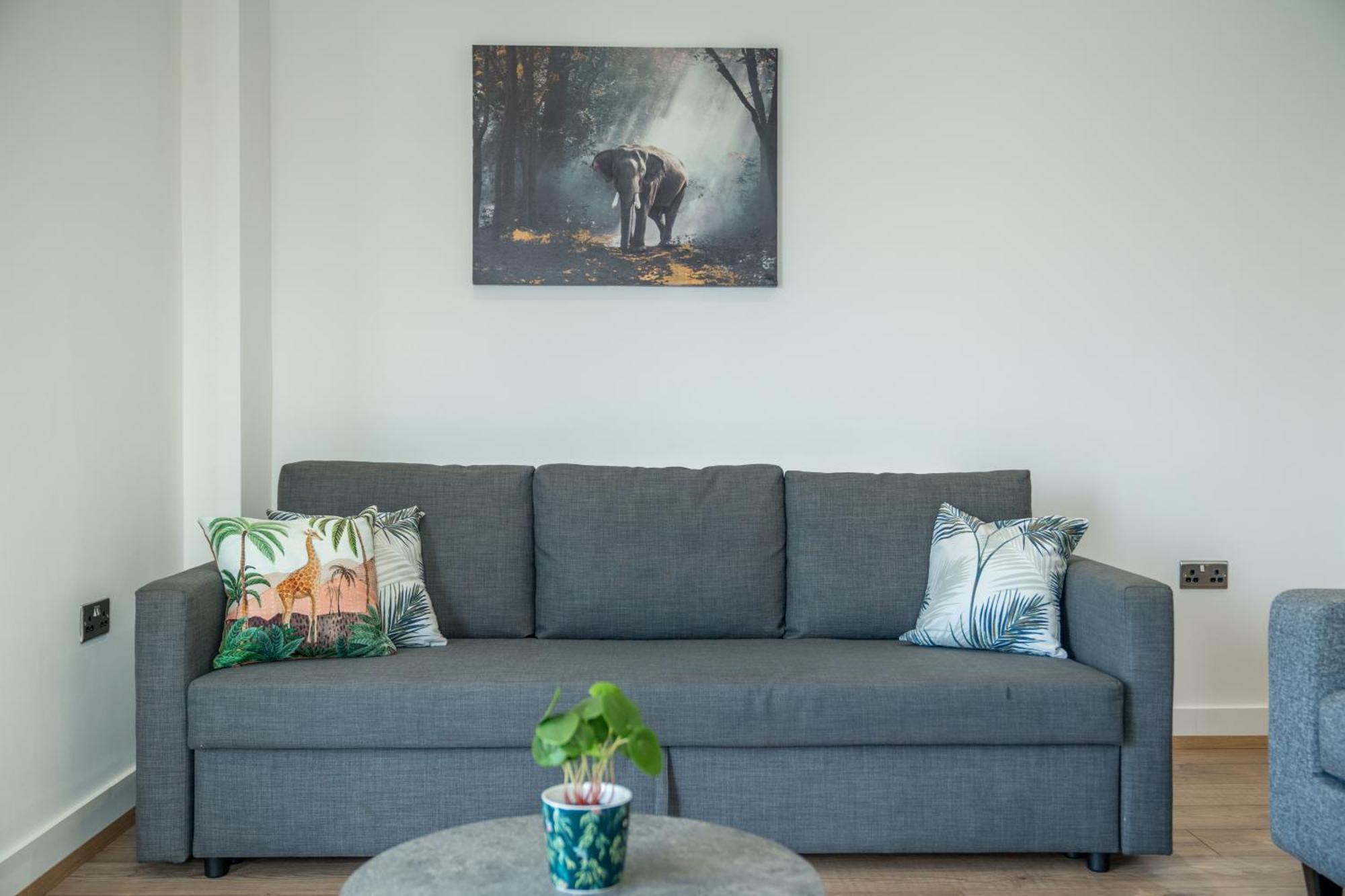 Apartment Skyvillion: Riverside With Views London
