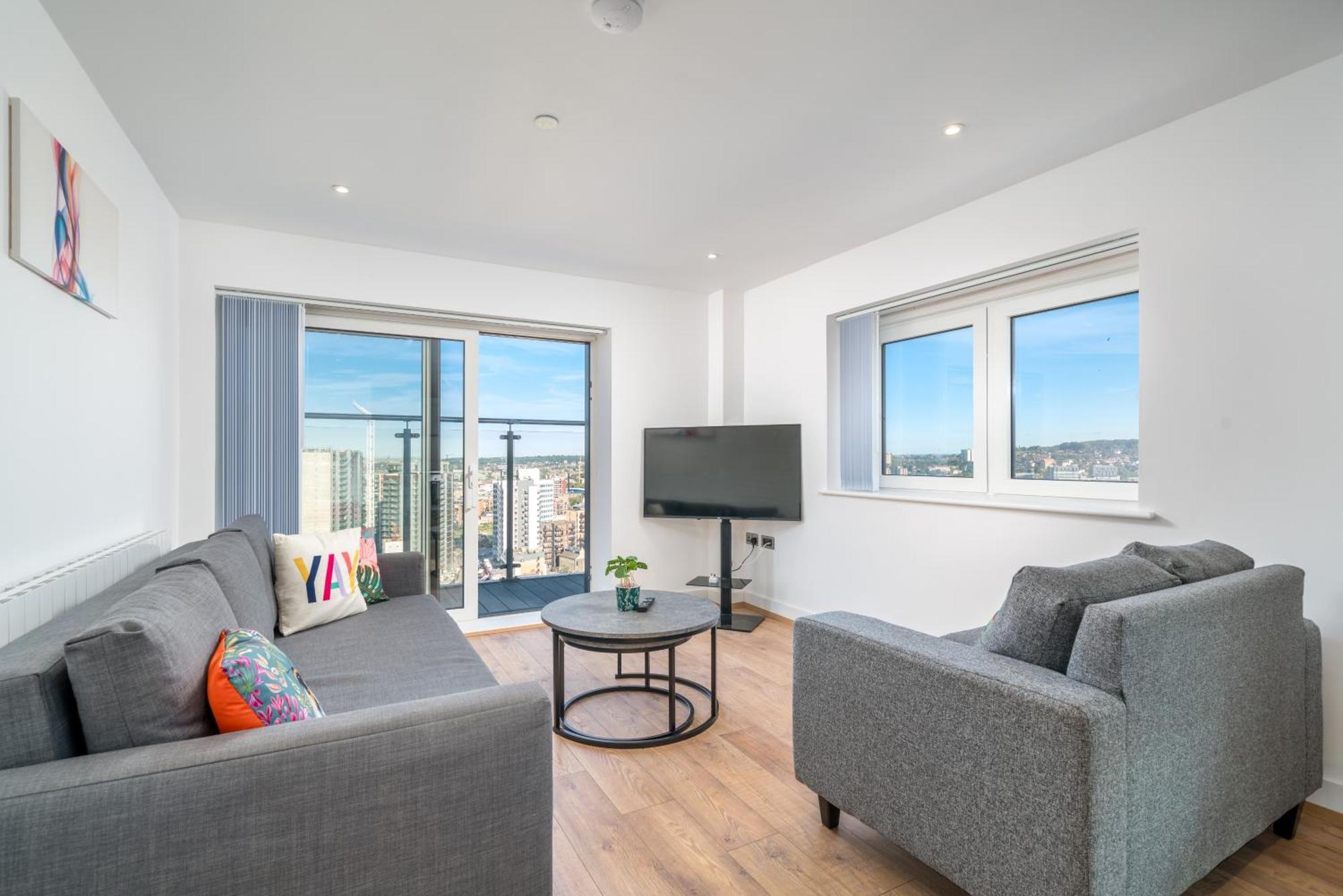 Skyvillion: Riverside With Views Apartment *