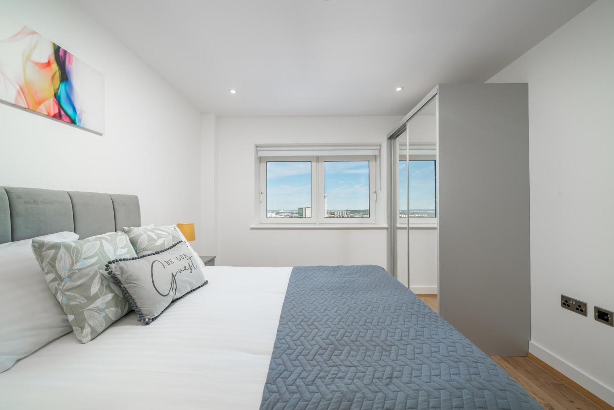 Apartment Skyvillion: Riverside With Views London