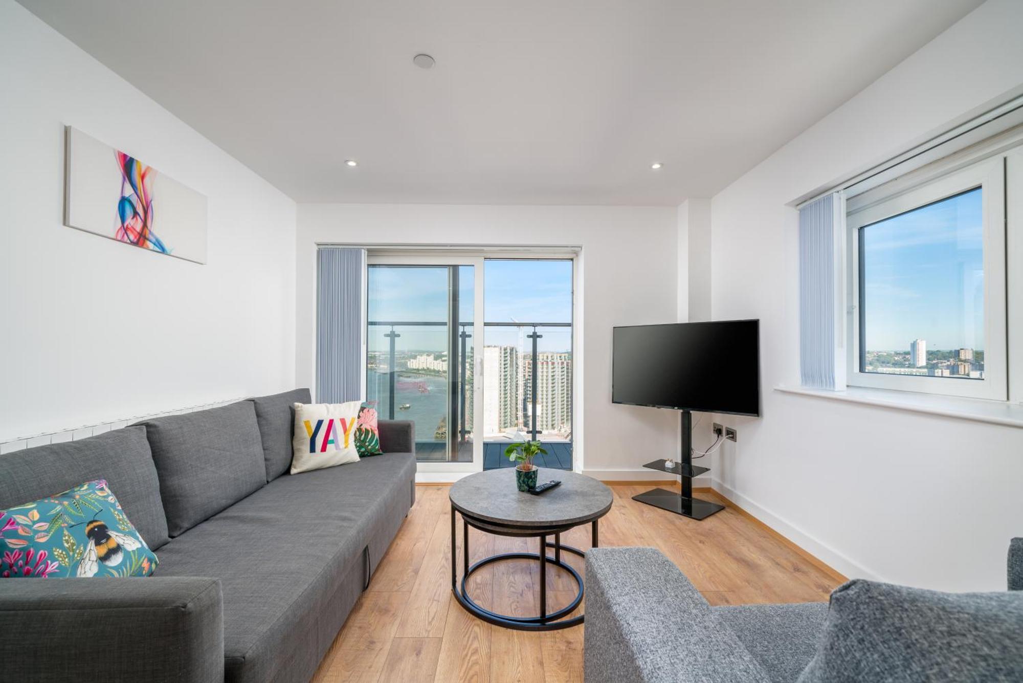 Skyvillion: Riverside With Views * London