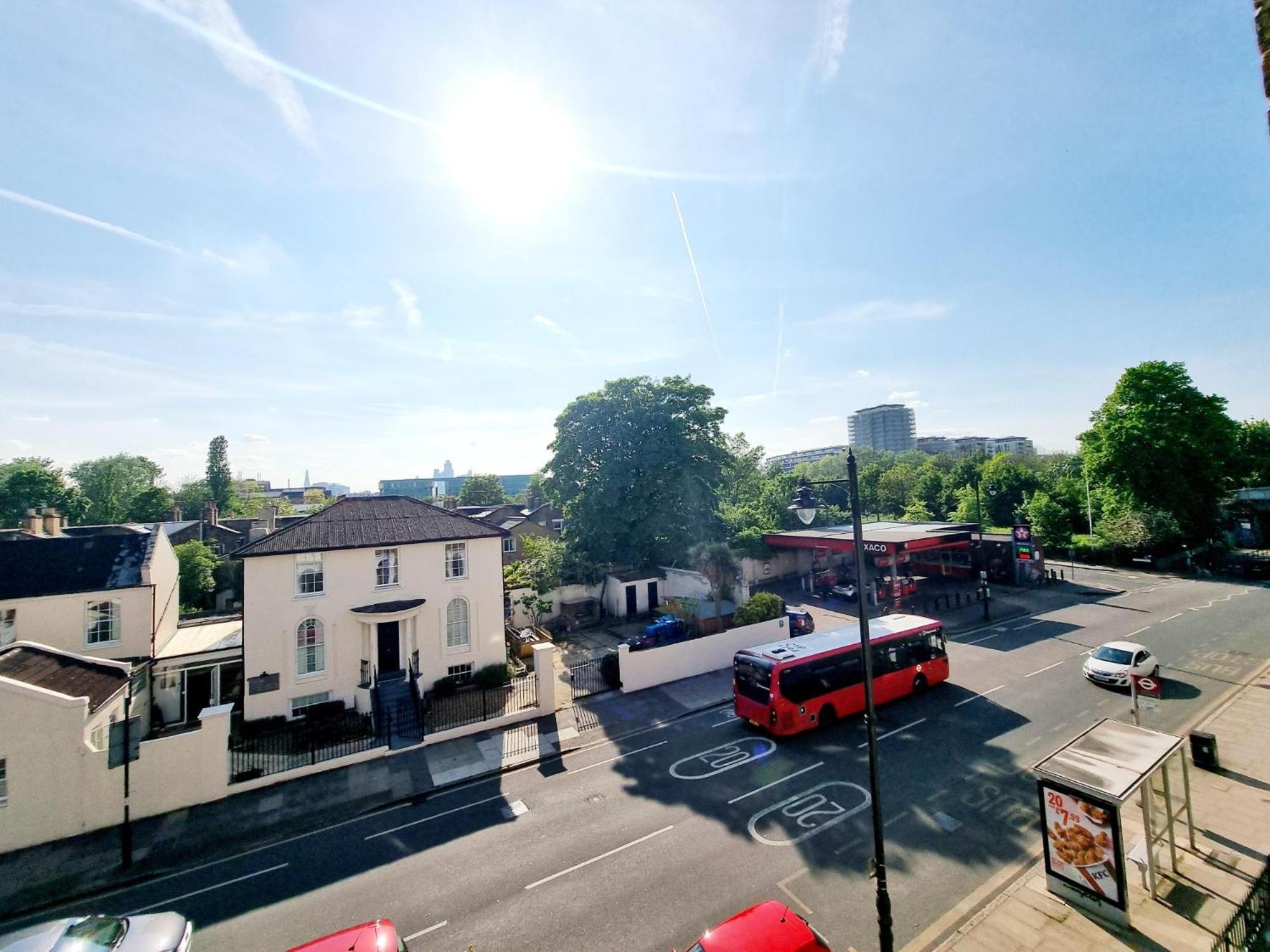 Apartment Evo View - 1 Bed - Stunning Views 3 Mins Walk Mile End Station *