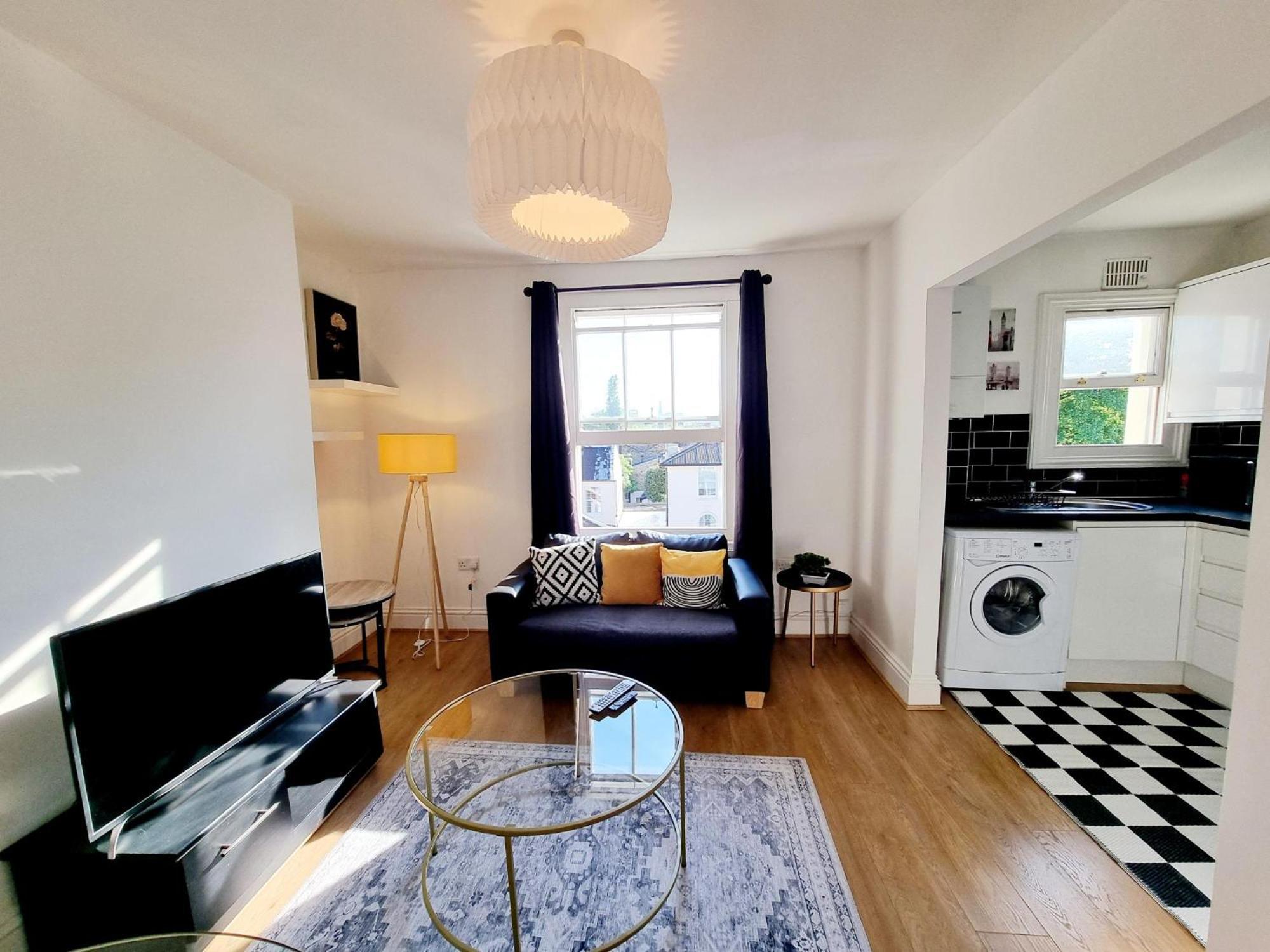 Apartment Evo View - 1 Bed - Stunning Views 3 Mins Walk Mile End Station