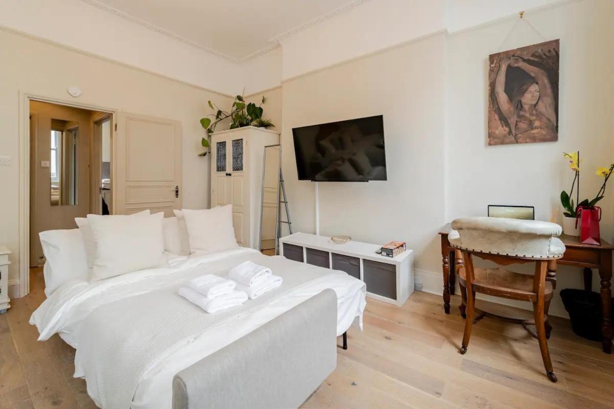 Crawford Street Studio, By The Design Traveller
