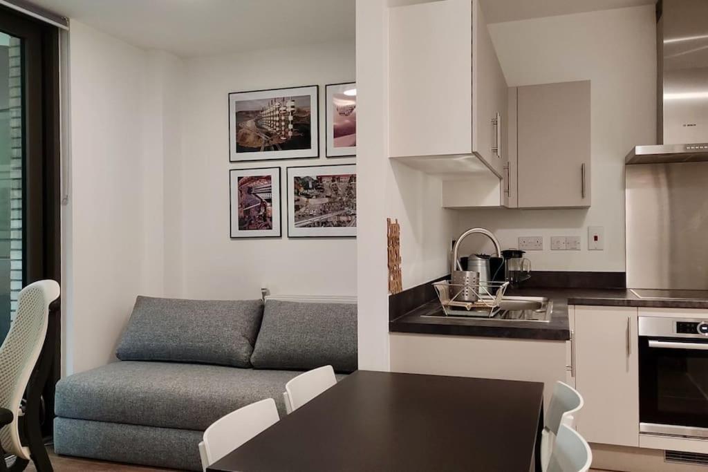 Beautiful Modern Flat With 1 Bedroom Near Old Street Station London