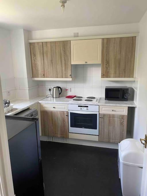 Canal-flat Near Stratford International Station * London