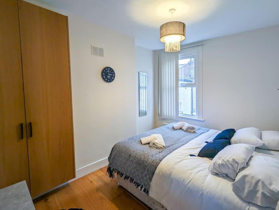 Charming 3br In Trendy Tottenham Neighborhood Apartment London