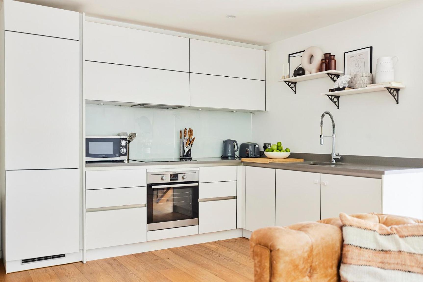 Apartment The Copenhagen Place - Enchanting 2bdr Flat With Balcony London