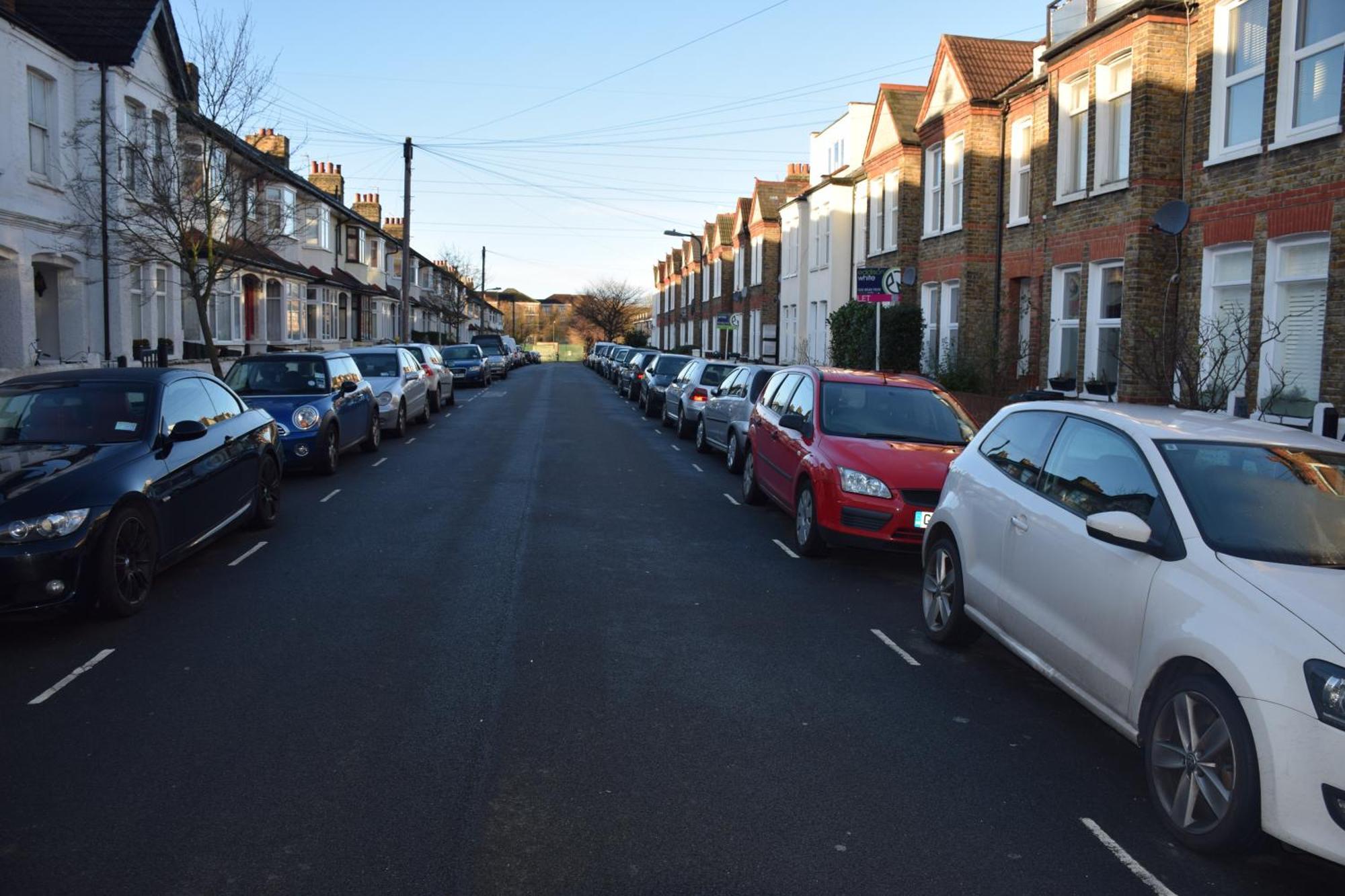 Apartment Bedroom Flat Colliers Wood *