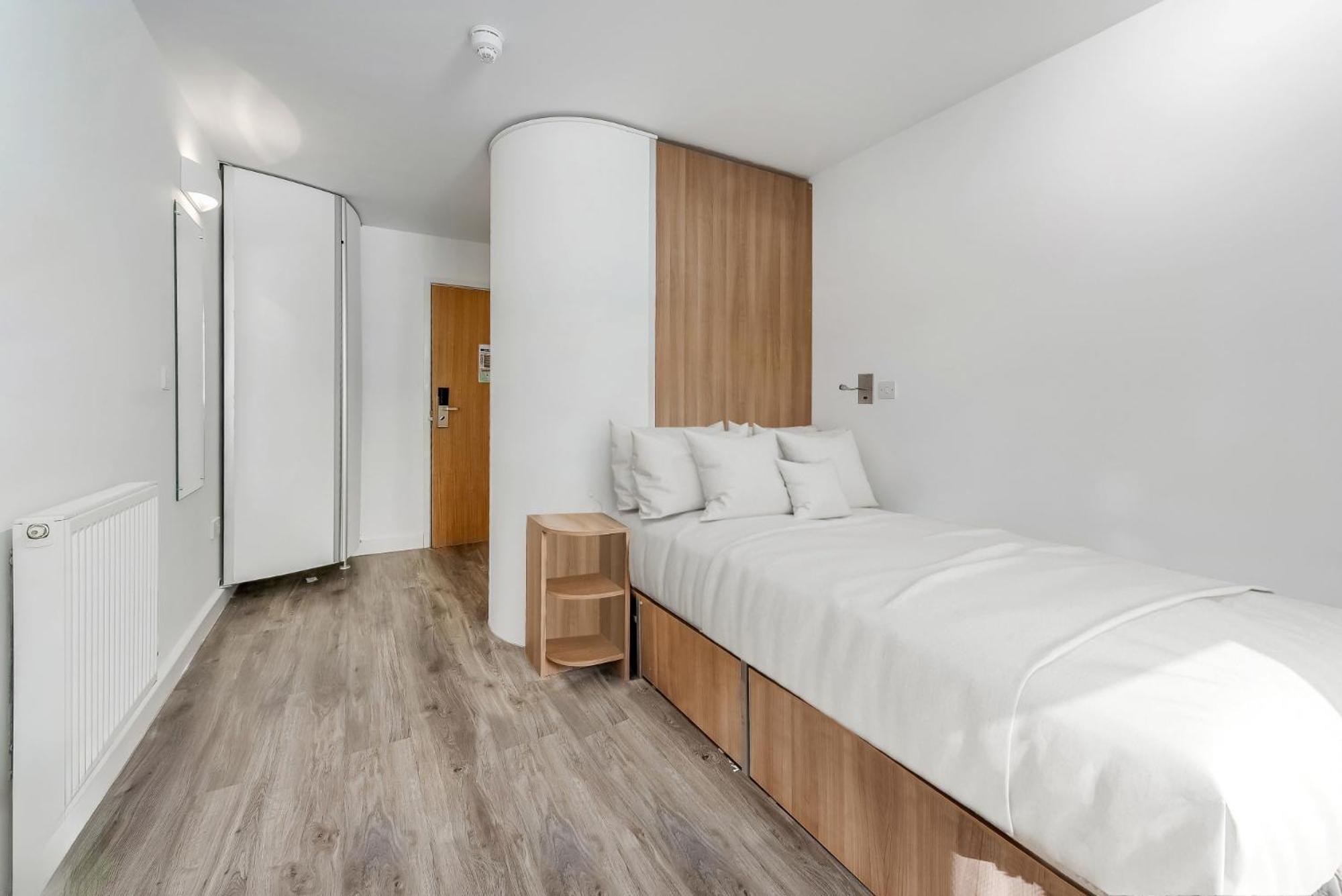 Modern And Private Bedrooms With Shared Kitchen At Chapter Islington In For Students Only * London