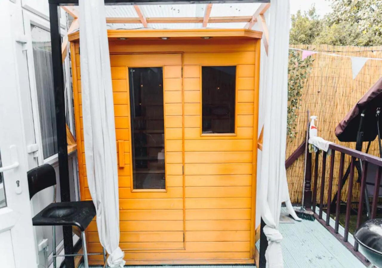 3bed 2bath With Garden Sauna & Hot Tub Holiday home *