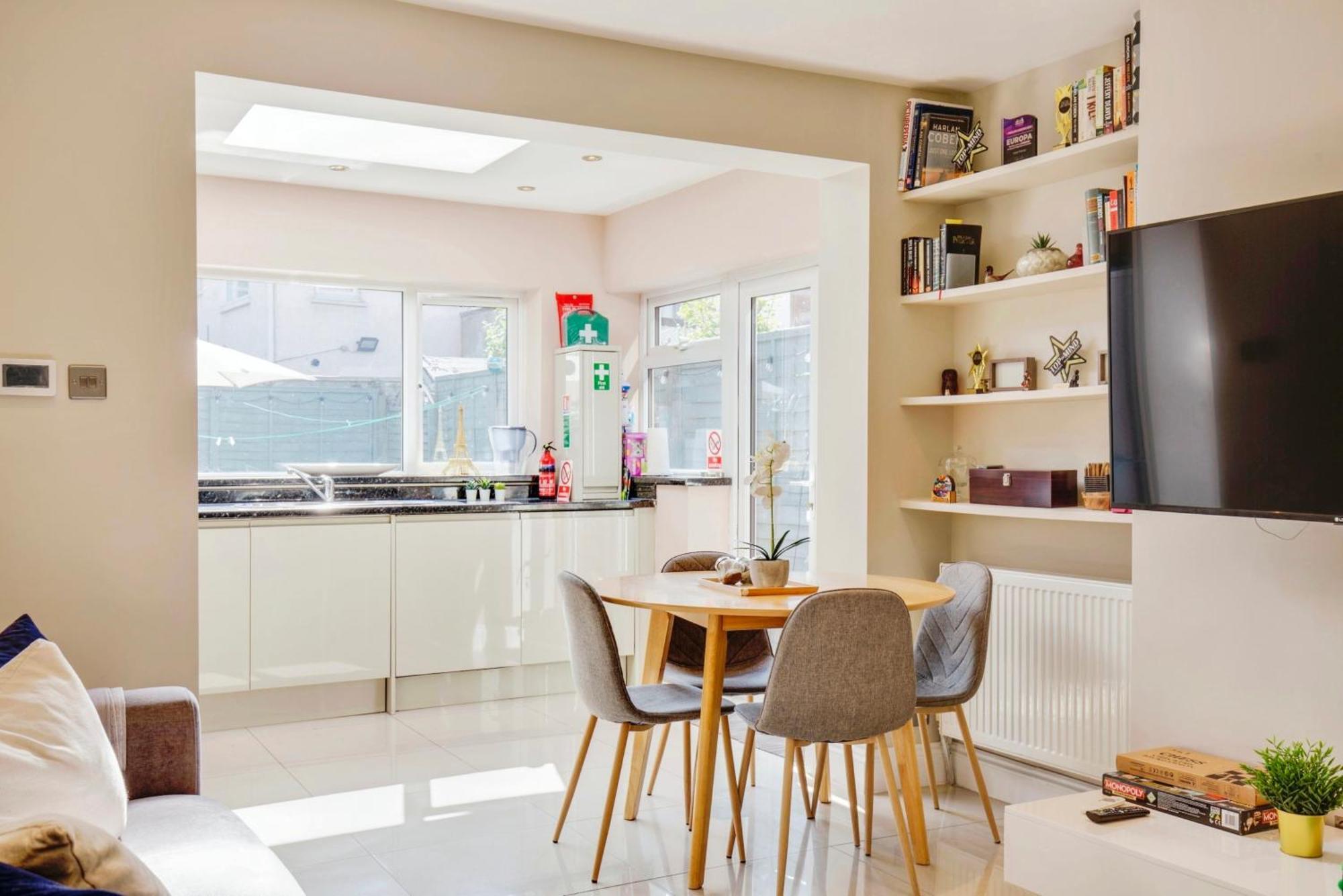 Lovely 2 Bedroom Ground Floor Flat With Garden. Apartment *