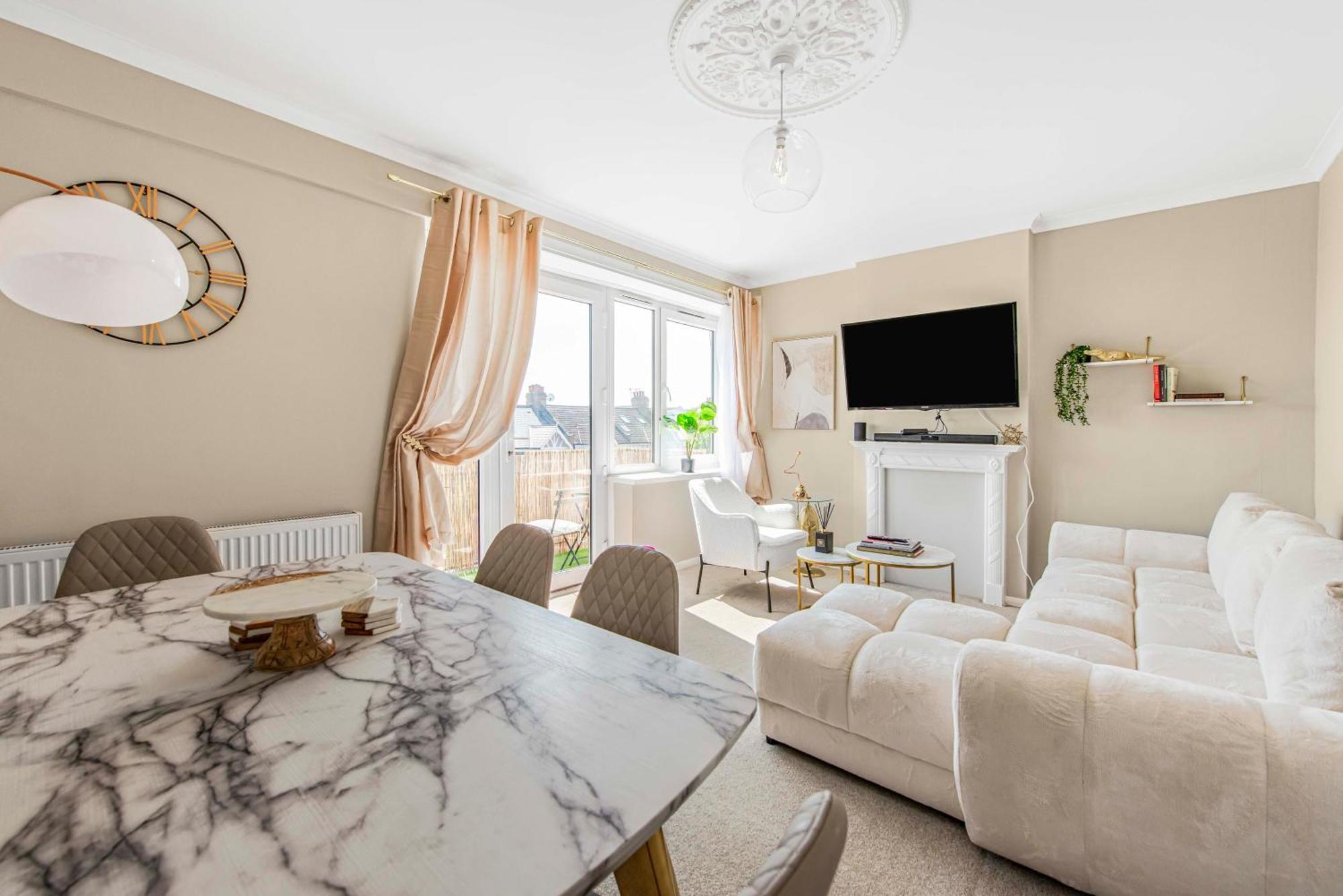 Match Point Flat: 2-bed Flat By Wimbledon Tennis Club * London