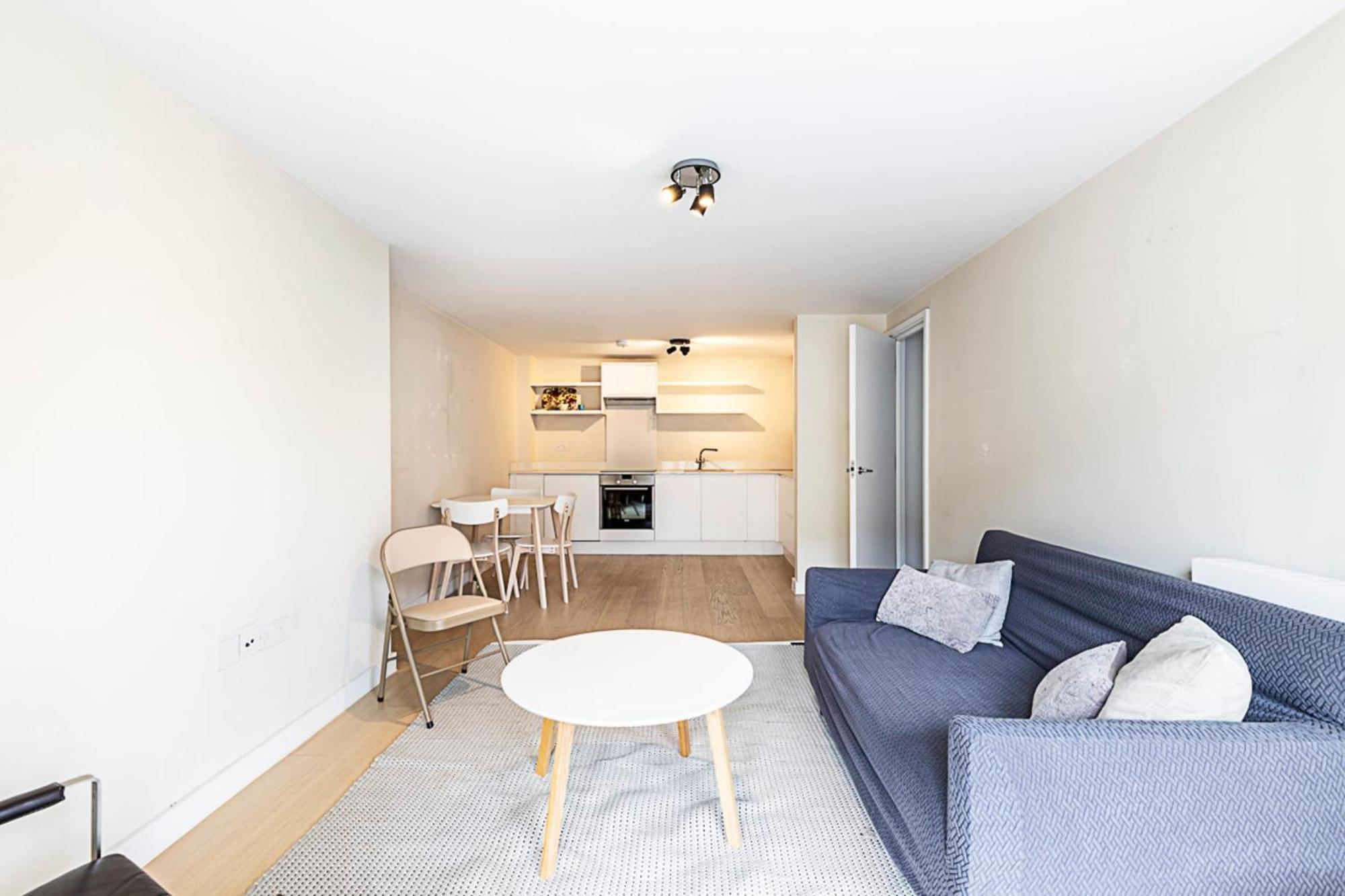 Relay Sleek In Belgravia Apartment London