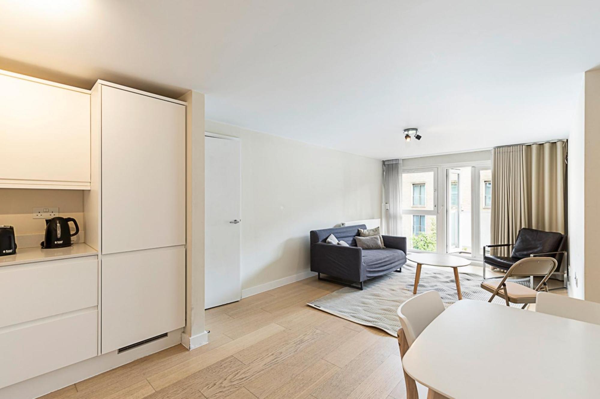 Relay Sleek In Belgravia