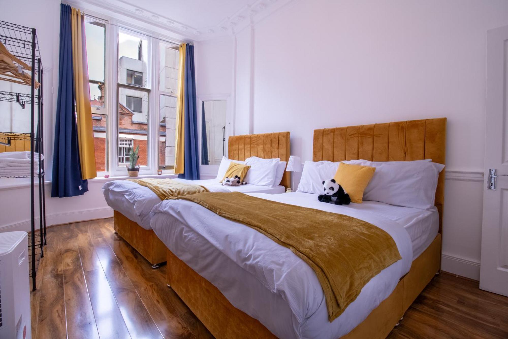 Selfridges Skyline Located Next To Bond Street 5gc Apartment London
