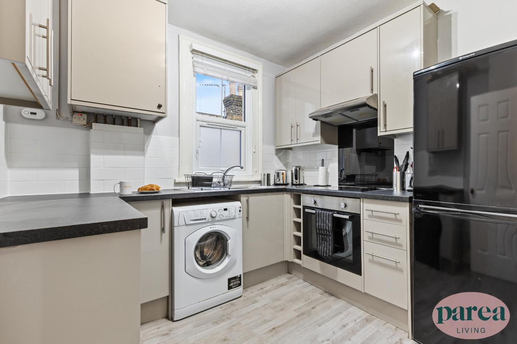 Parea Living - Leytonstone, 2-bedroom Serviced Apartment, Free Parking, Remote Working London