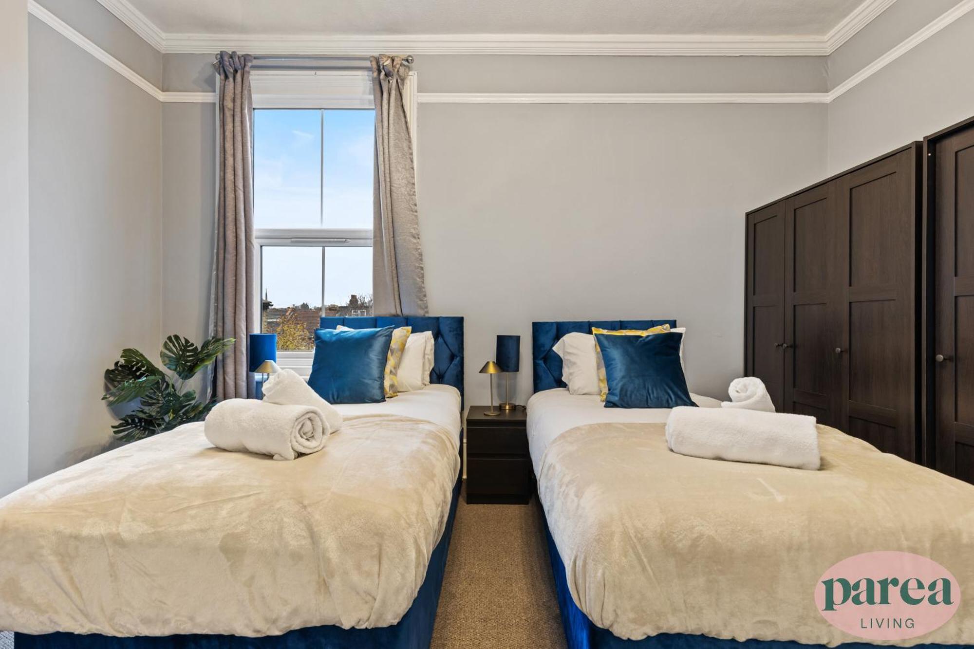 Parea Living - Leytonstone, 2-bedroom Serviced Apartment, Free Parking, Remote Working * London
