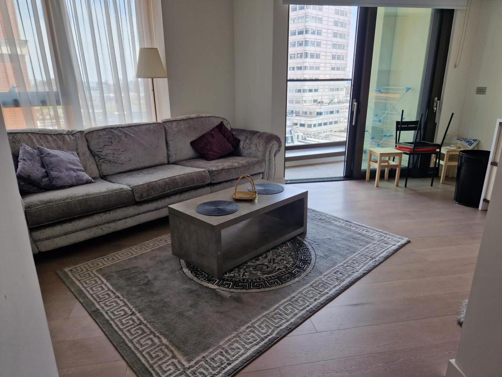 Apartment One Luxury Bedroom In London