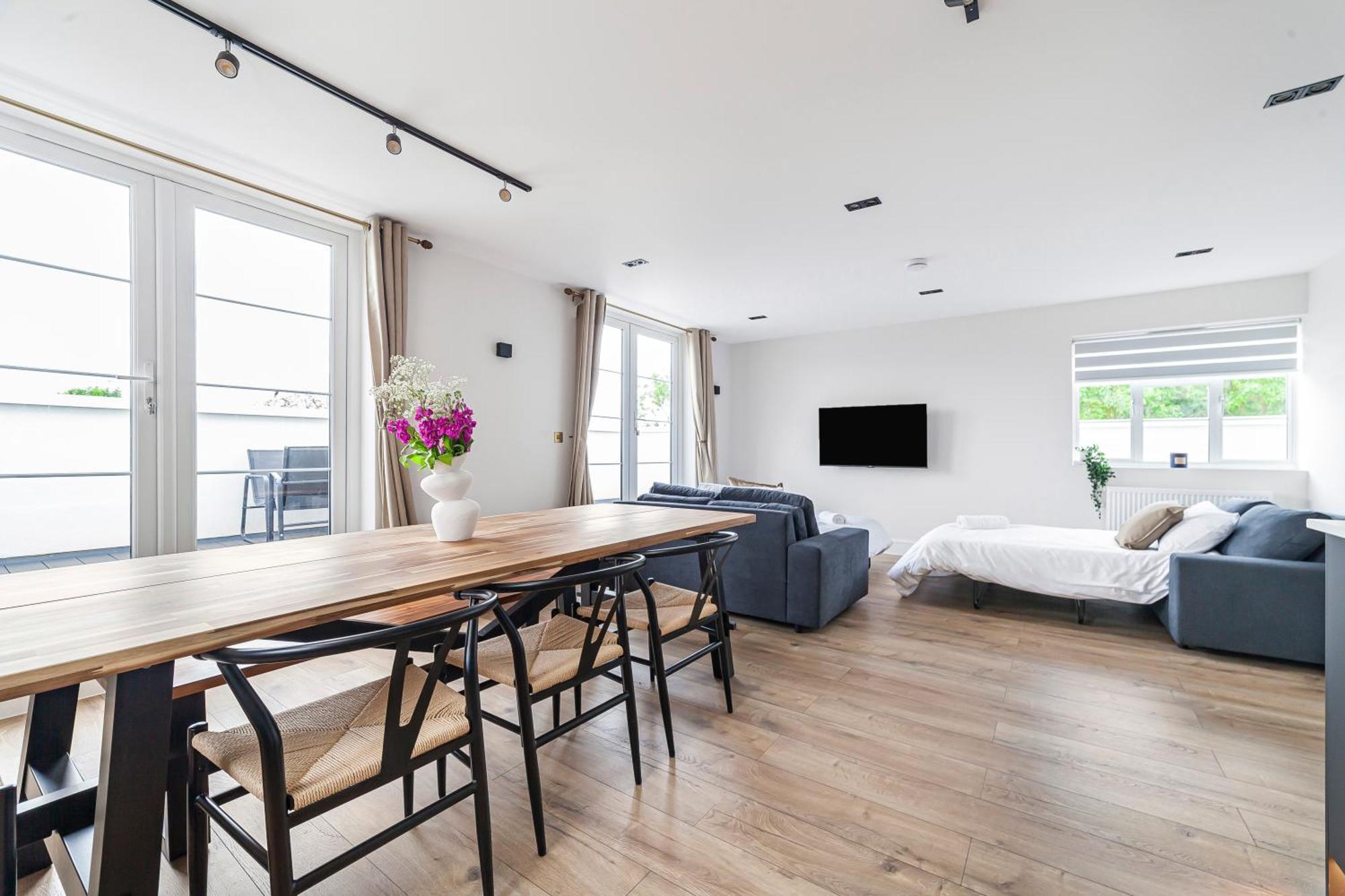 Apartment Arte Stays - Lux Stylish Penthouse - Heart Of Wembley - Parking