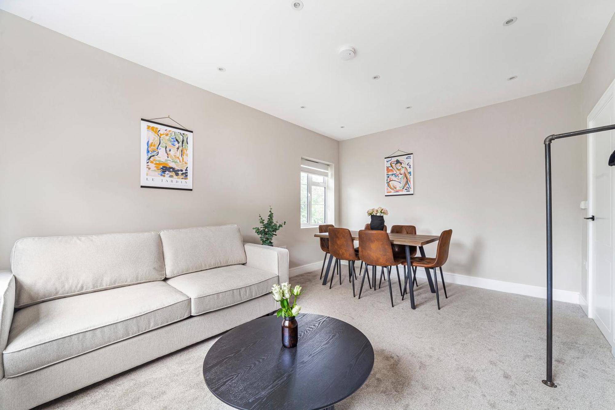 Arte - Serviced For Leisure And Business - Private Parking - 12 Minutes Walking From Wembley Stadium Apartment *