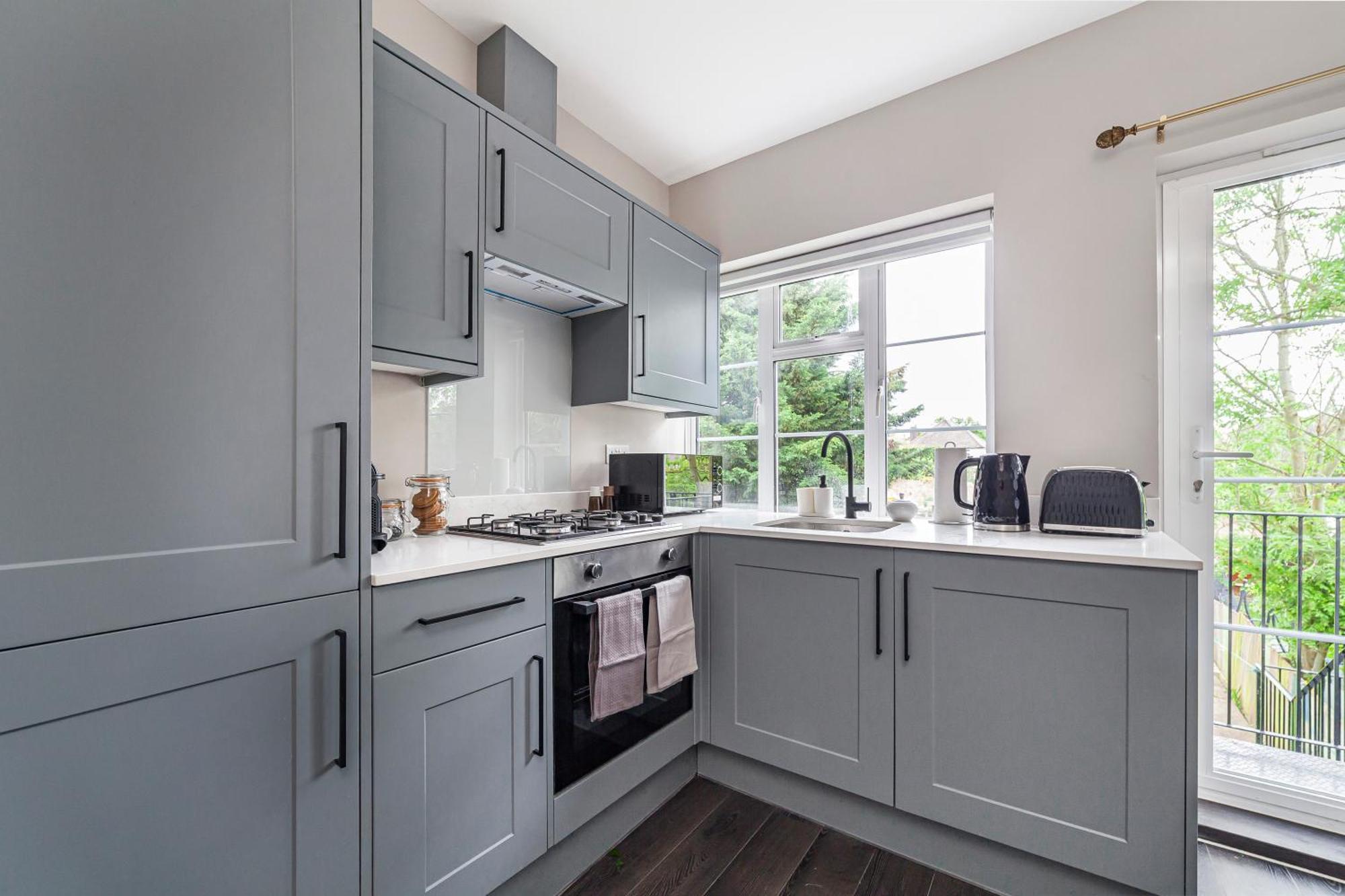 Apartment Arte - Serviced For Leisure And Business - Private Parking - 12 Minutes Walking From Wembley Stadium *