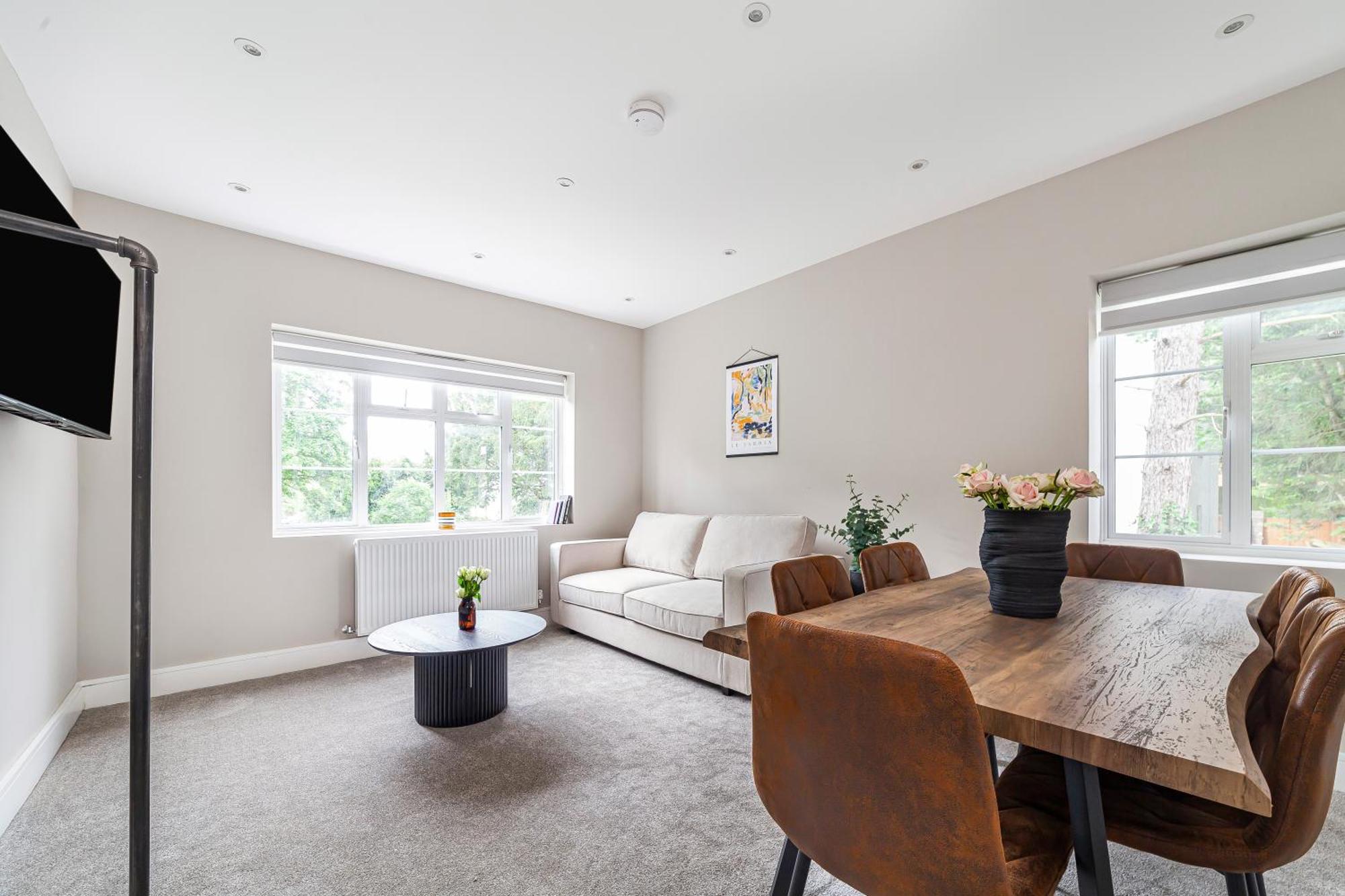 Arte - Serviced For Leisure And Business - Private Parking - 12 Minutes Walking From Wembley Stadium Apartment