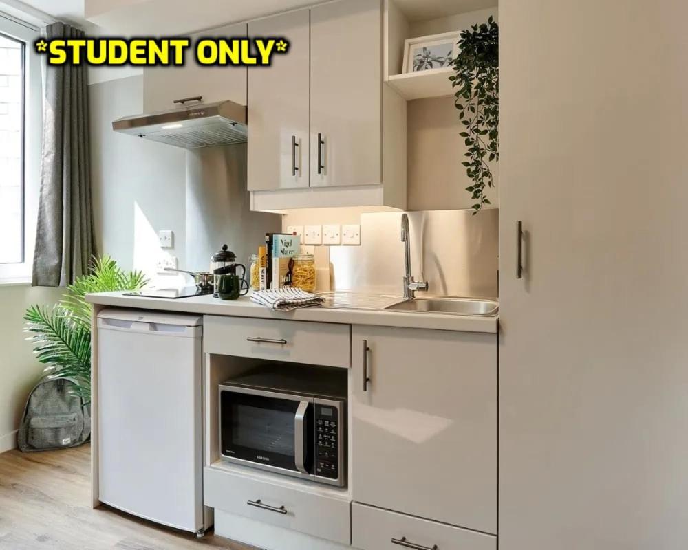 Student Only Zeni Wembley *