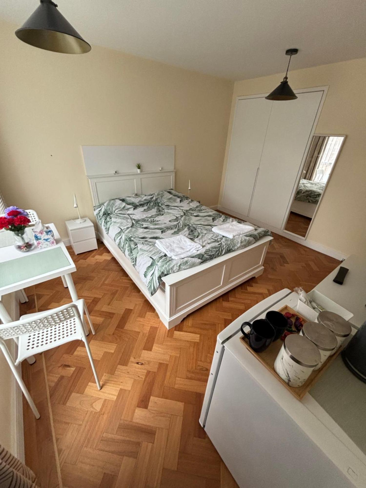 Wembley Stadium Large Double Homestay London